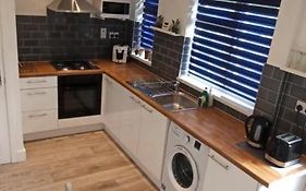 Broxtowe House -3 Bed House Parking Nottingham